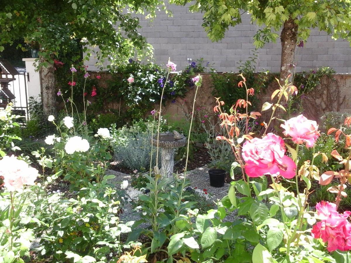 La Maison Des Fleurs Montembœuf Dış mekan fotoğraf